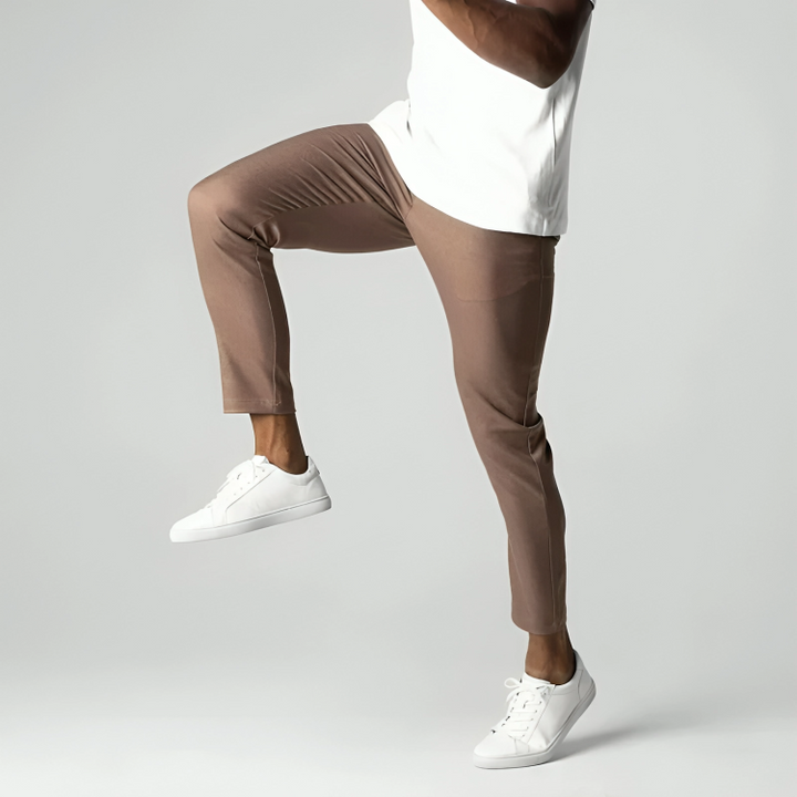 FLEXFIT MEN’S STRETCHY CHINOS